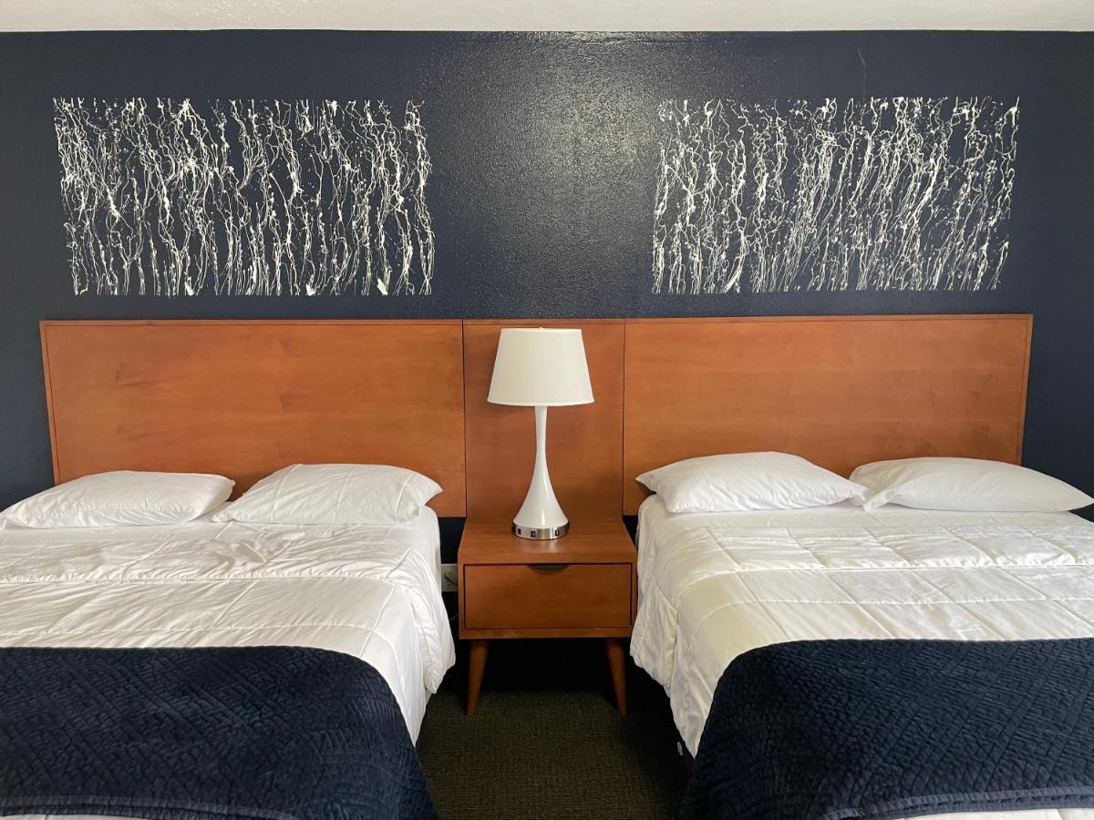 Starlite Resort Saugatuck Exterior photo