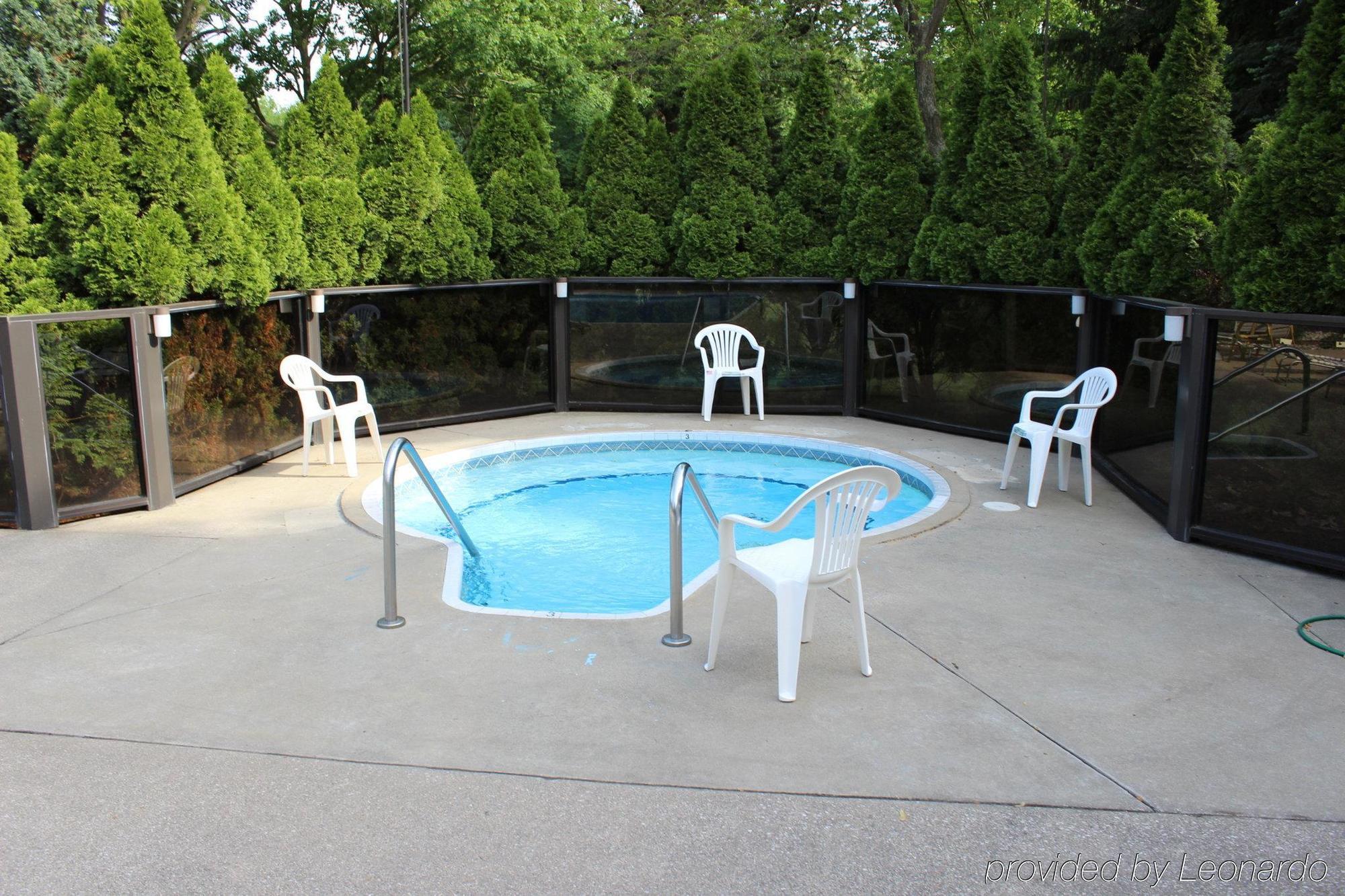 Starlite Resort Saugatuck Exterior photo